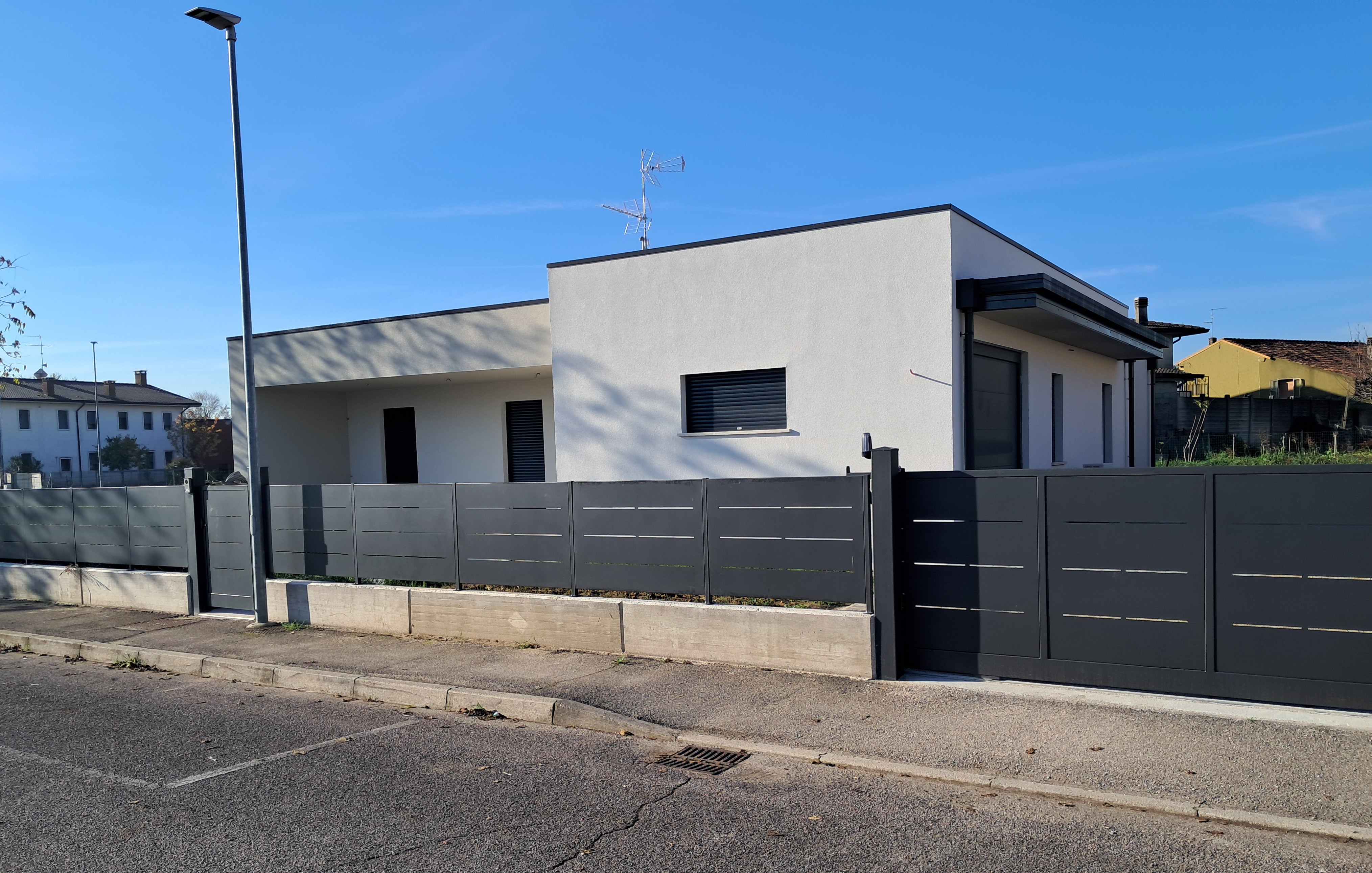 villetta-singola-moderna-roverchiara